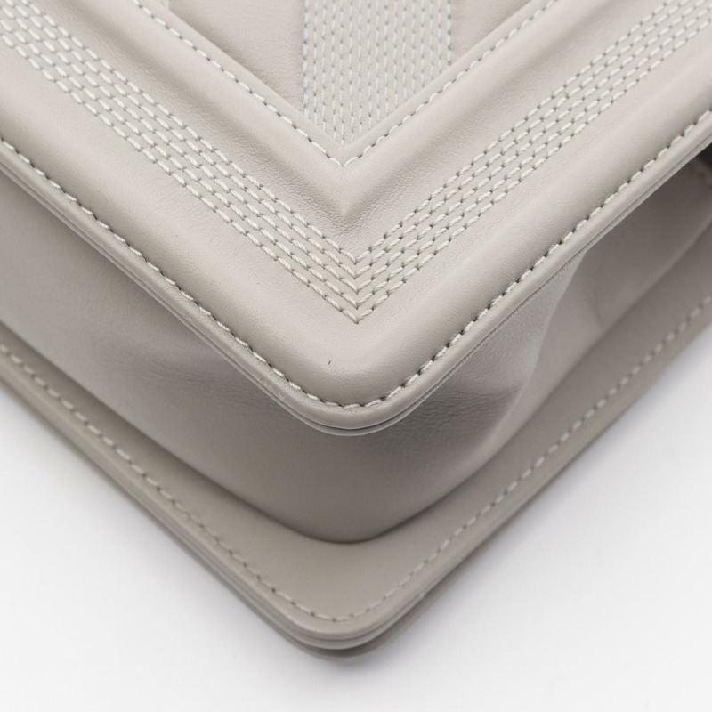 香奈兒 Boy Chanel 小號 V 字縫線鏈條肩背包 67085 皮革 灰色 SHW 二手-5