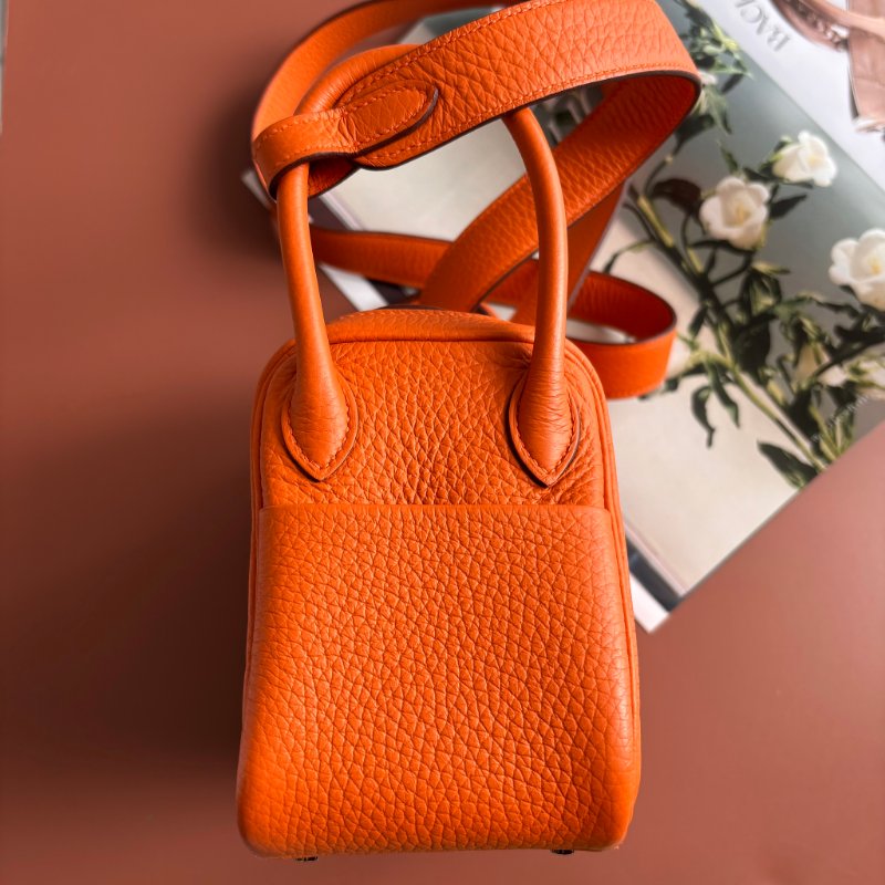 🍊天菜 超可愛 ::HERMES:: 愛馬仕 B刻愛馬仕橘金釦MINI LINDY手提肩背包-5