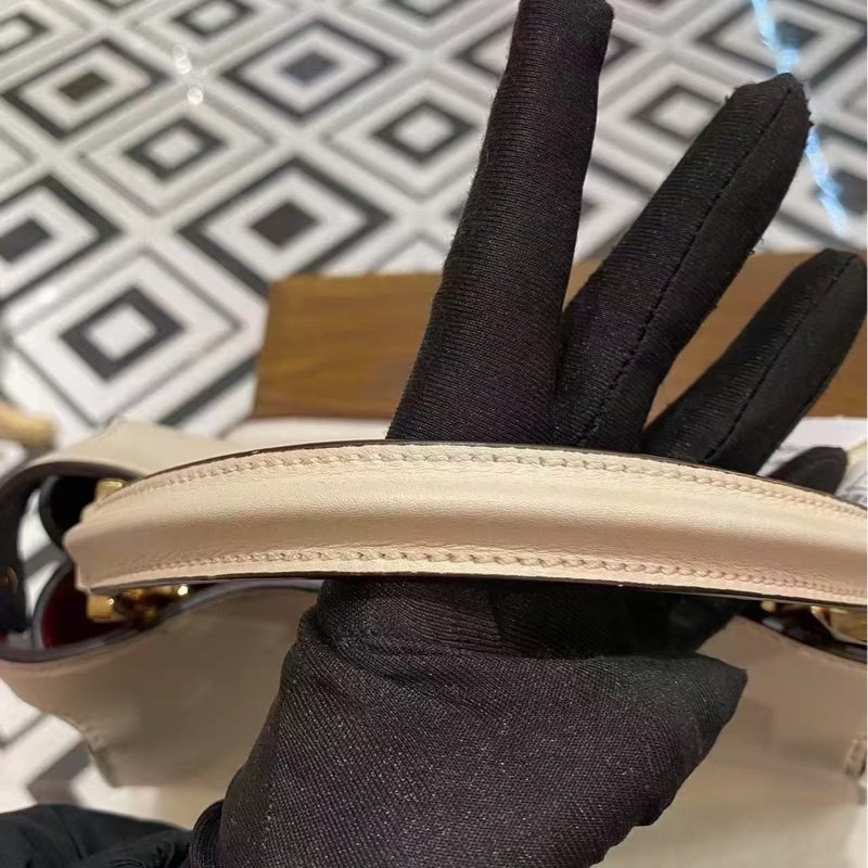 Fendi peekaboo I see u小號手提斜背包 全新閒置配件塵袋-1