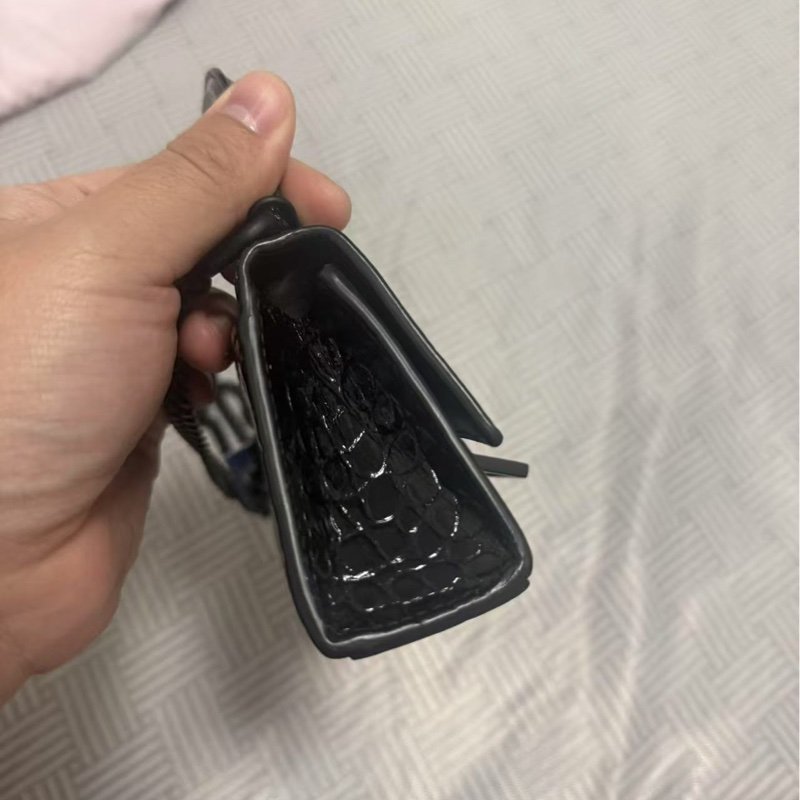 BALENCIAGA so black鱷魚紋mini手提沙漏斜背包 99新配件盒子塵袋-4