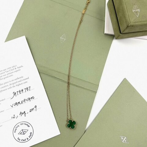 VCA 綠孔雀石四葉草項鍊 鏈長42cm 99新配件盒子保卡