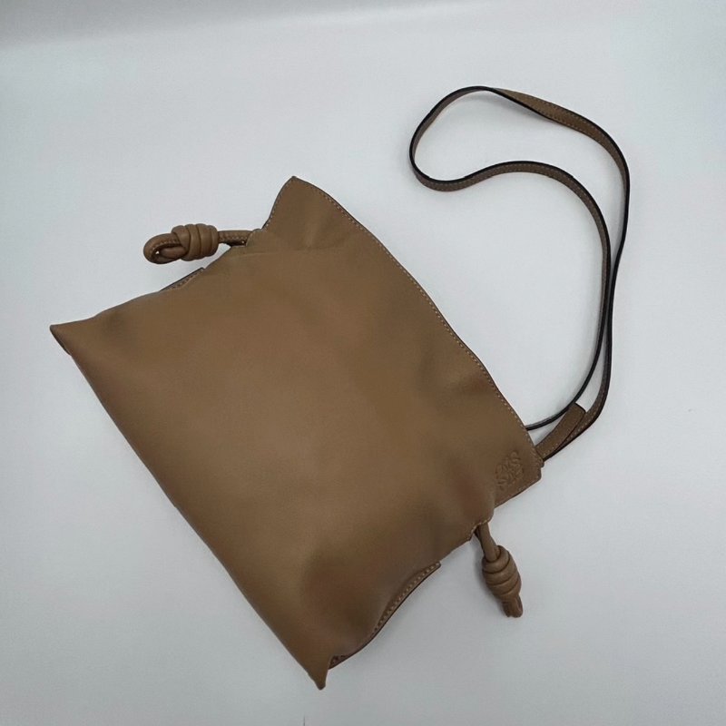 LOEWE flamenco系列肩背福袋包 22*18*7 98新配件塵袋-2