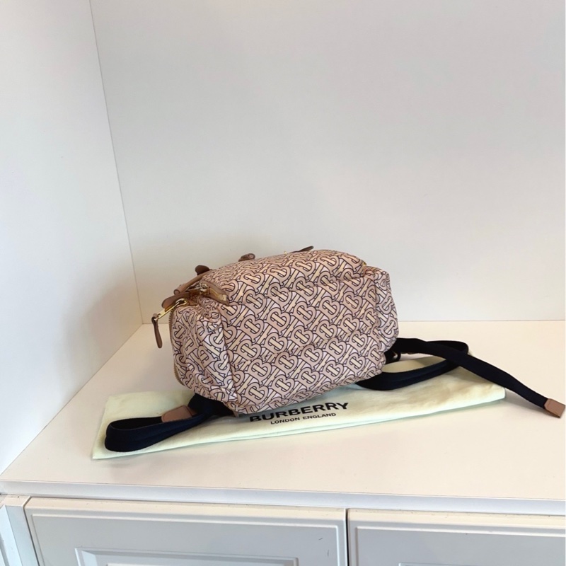 【97新🆕】Burberry 新款TB新標老花尼龍帆布翻蓋軍旅雙肩包 中號 背包-4