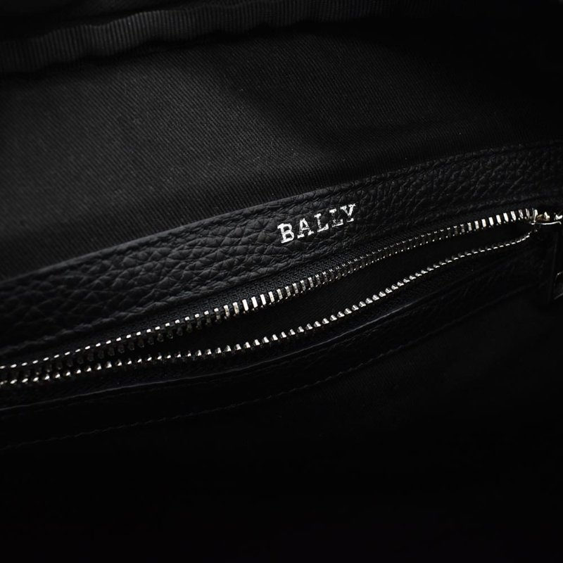 【門市全新現貨】BALLY 壓印LOGO荔枝牛皮斜背包公事包方包(附原廠防塵袋)-3