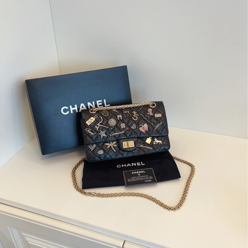 【閒置🆕】Chanel 全球限量 黑金做舊金屬 2.55徽章CF小號 斜挎包 單肩包-0