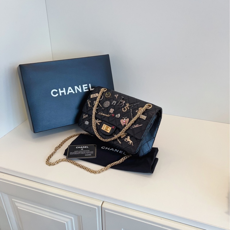 【閒置🆕】Chanel 全球限量 黑金做舊金屬 2.55徽章CF小號 斜挎包 單肩包-2
