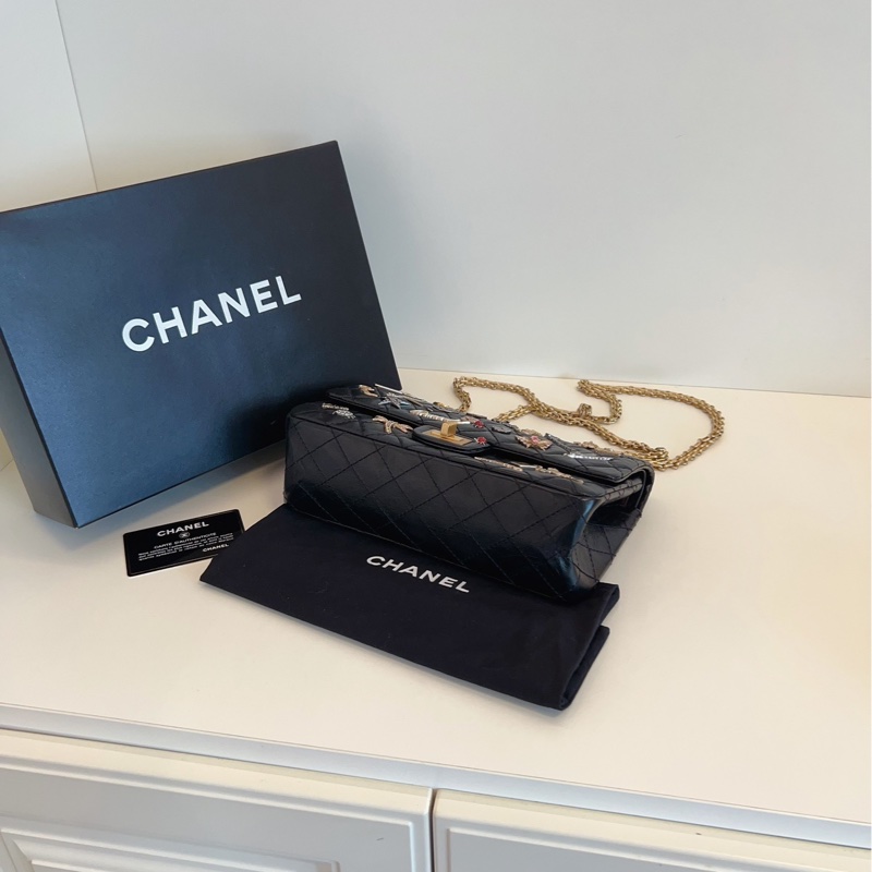 【閒置🆕】Chanel 全球限量 黑金做舊金屬 2.55徽章CF小號 斜挎包 單肩包-4