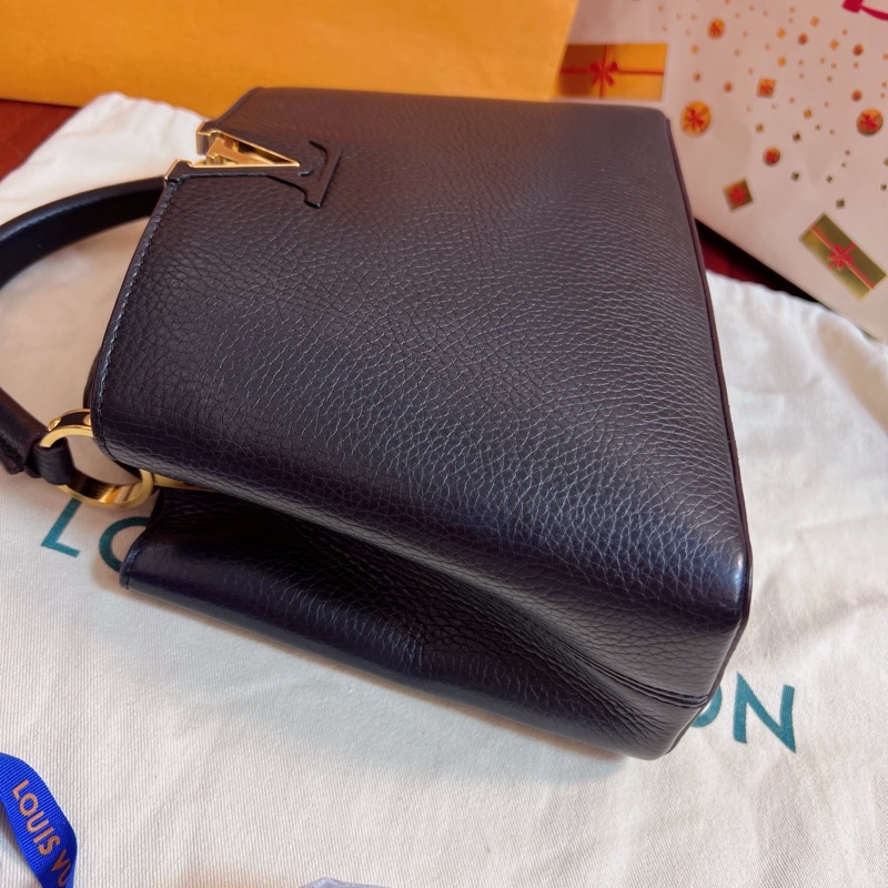 LV黑金牛皮CAPUCINES BB包-4