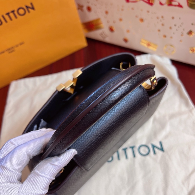 LV黑金牛皮CAPUCINES BB包-5