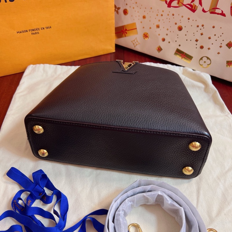 LV黑金牛皮CAPUCINES BB包-6