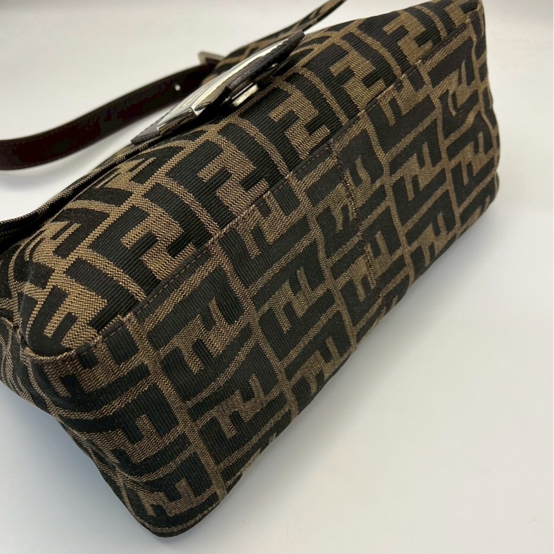 🏷️ Fendi 法棍包-5