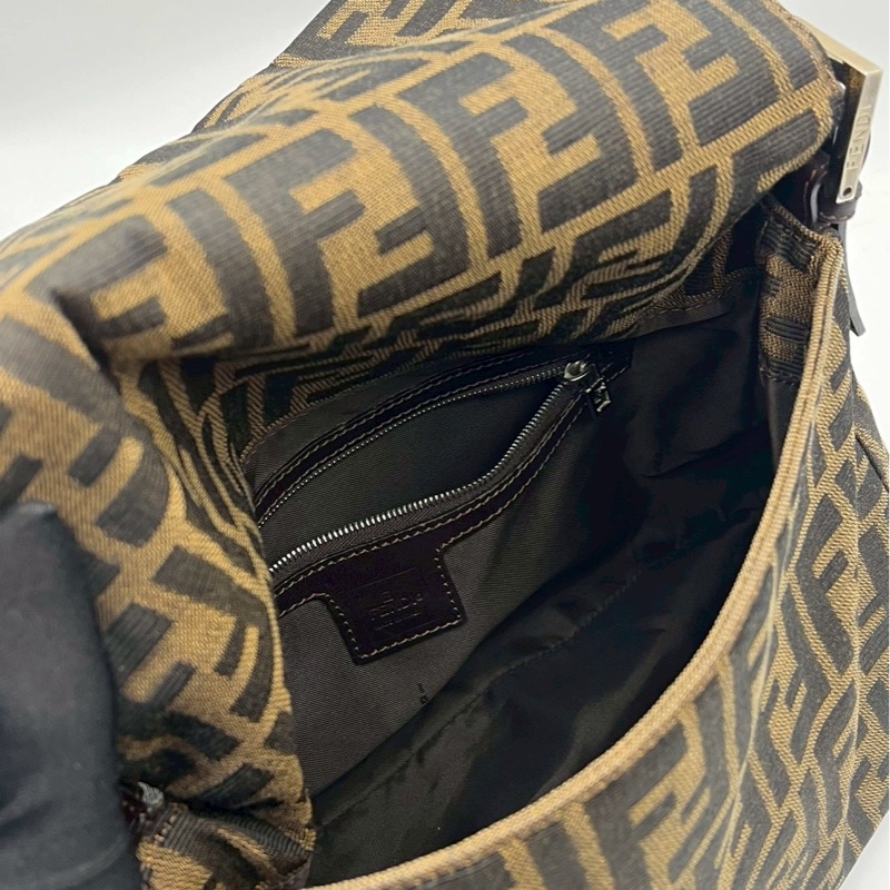 🏷️ Fendi 法棍包-10
