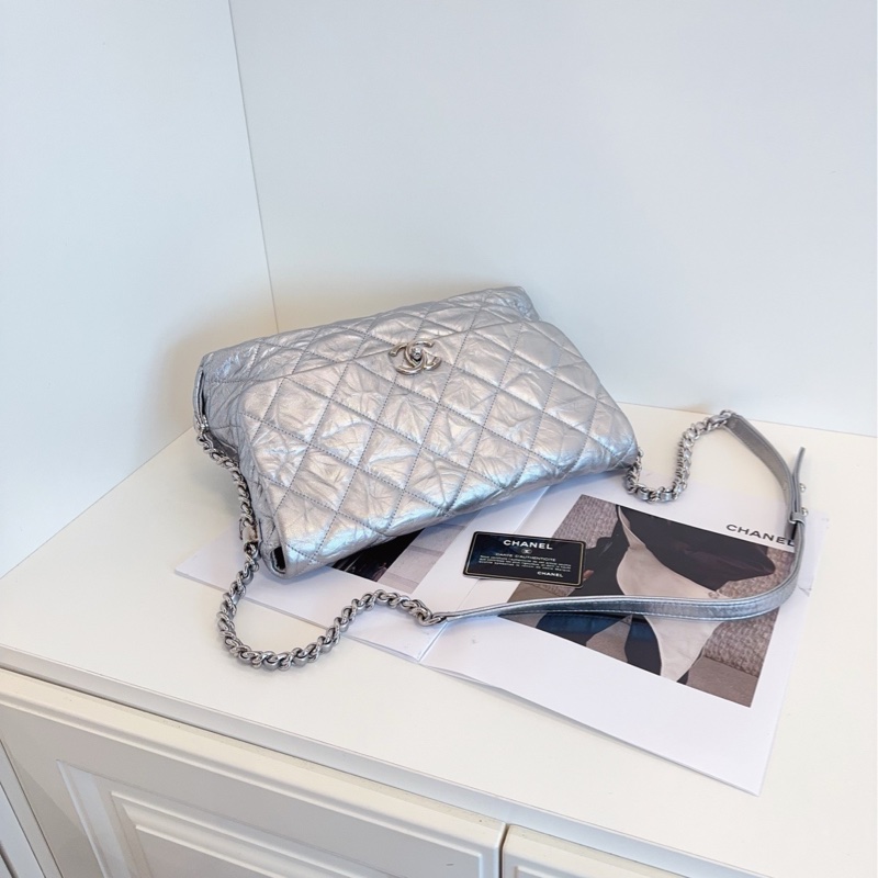【98新🆕】Chanel 太空銀 滾邊嬉皮翻蓋鏈條 機場郵差包 斜挎包 單肩包-2