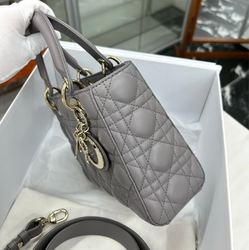 Dior 大象灰 四格 徽章肩帶 戴妃 20編碼 附件塵袋、盒。-4