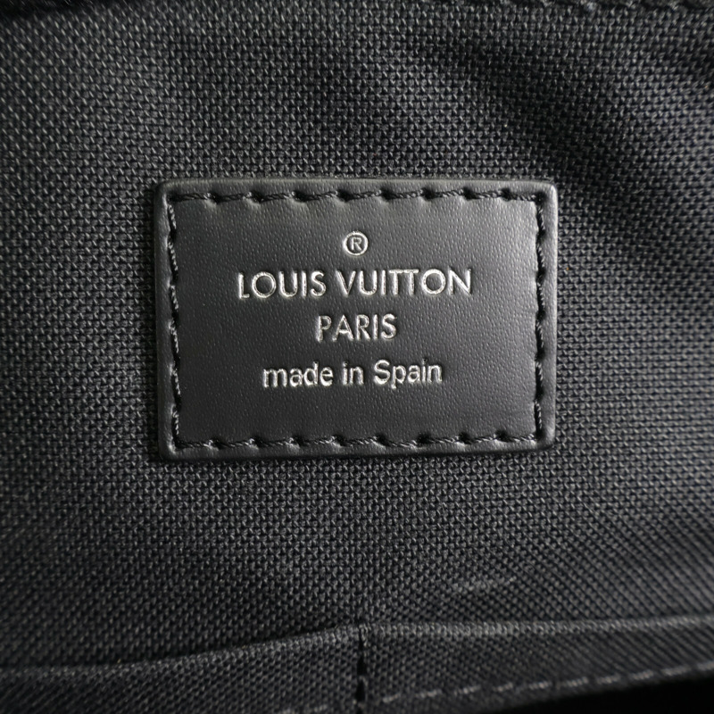 LOUIS VUITTON Damier Graphite District MM銀扣肩背袋-10