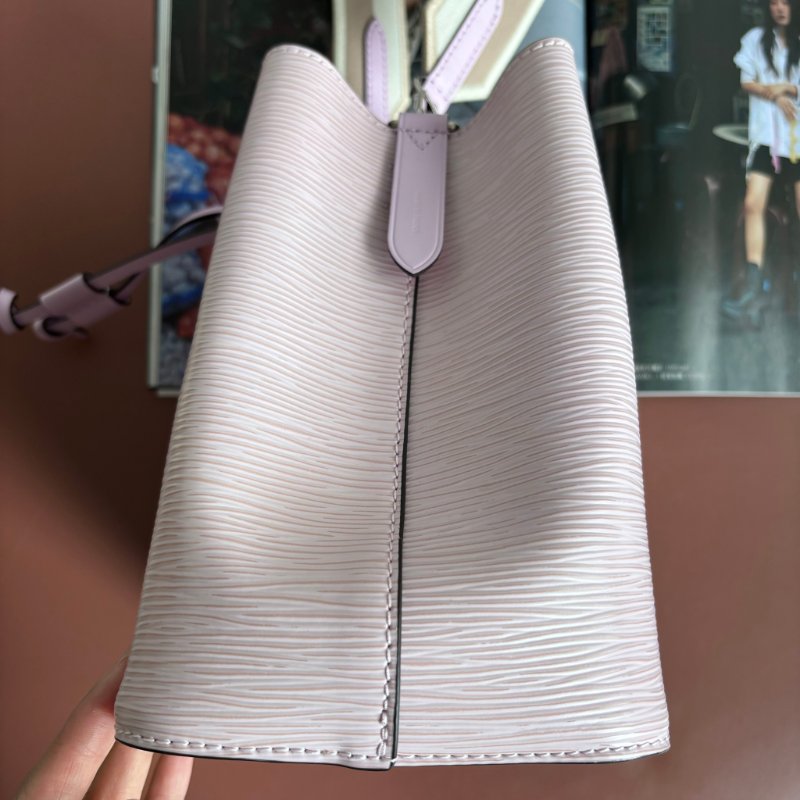 ::LOUIS VUITTON:: M20777 NÉONOÉ BB 淡粉色EPI皮革束口手提斜背水桶包-6