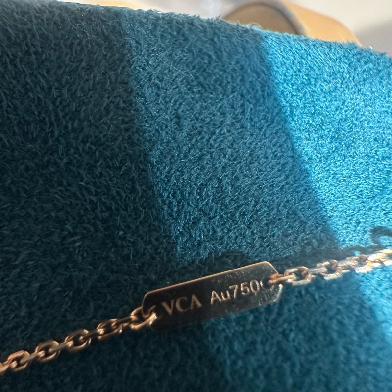 Van Cleef & Arpels梵克雅宝 Alhambra2025圣诞限定 母贝粉色-7