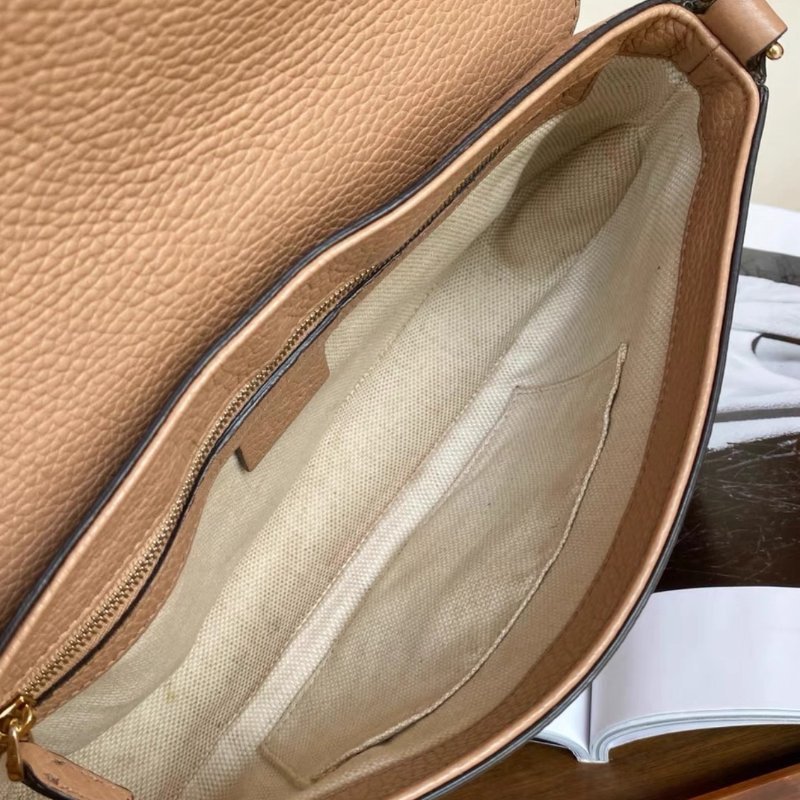 Gucci 裸粉奶茶色soho流蘇翻蓋鏈條包 27.3*5.7*14.8 98新配件塵袋-1