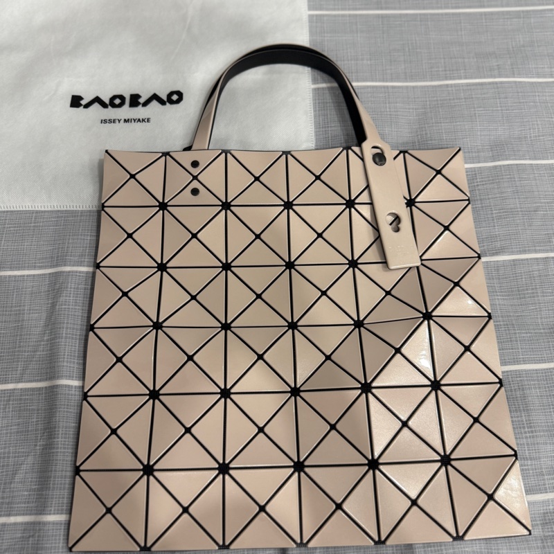 BaoBao 三宅一生 6x6 肩背包 手提包 亮面粉色-0