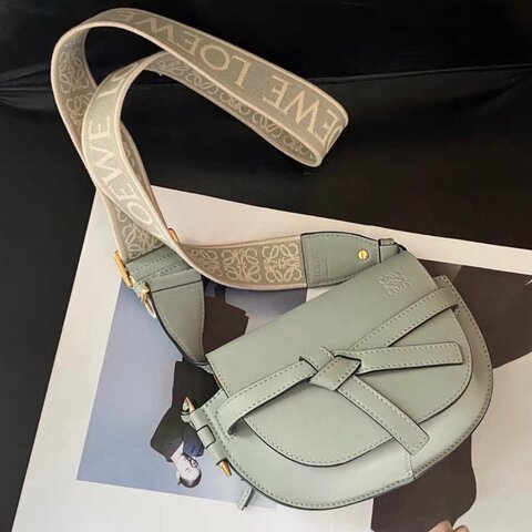 loewe 霧霾藍gate mini編織logo寬肩帶藍灰色馬鞍包21*12.5*9.5 99新配件塵袋