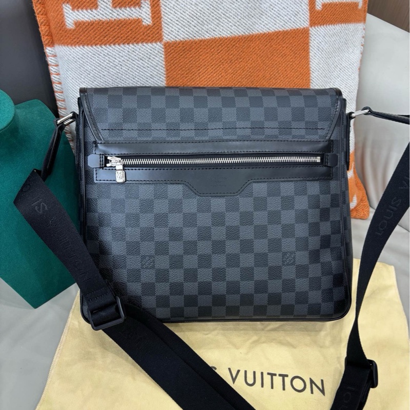 LV 棋盤格公文郵差包公事包男包-2