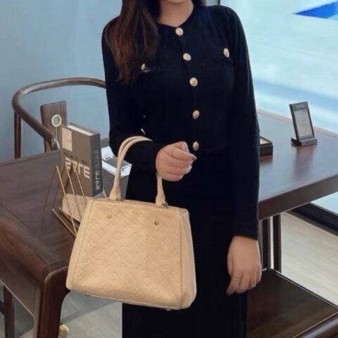 lv 全皮壓花淺杏色中號montaigne蒙田包33*23*15 98新配件塵袋