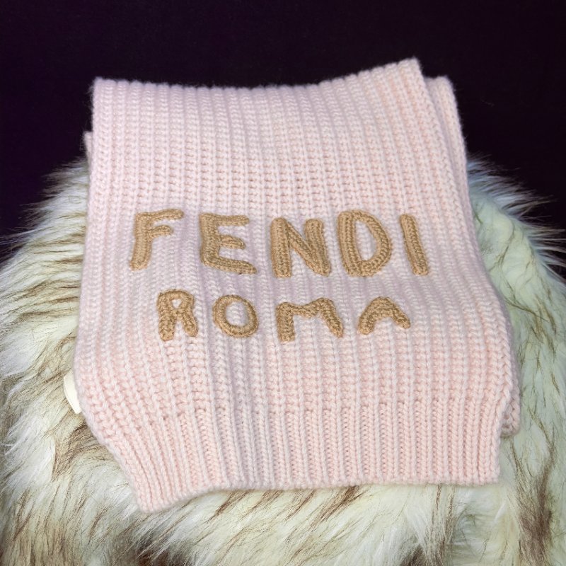 未使用 FENDI 粉紅色針織圍巾-0