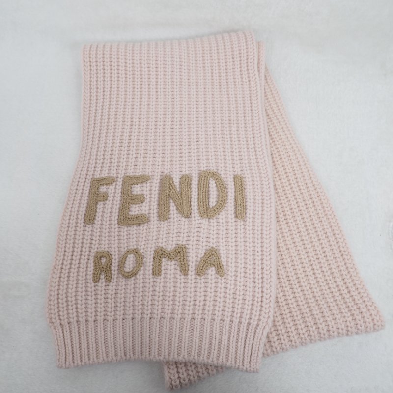 未使用 FENDI 粉紅色針織圍巾-1