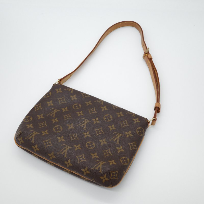 Louis Vuitton 路易威登 經典花紋 翻蓋吸釦 橫版 單肩包 斜挎包 王菲包-1