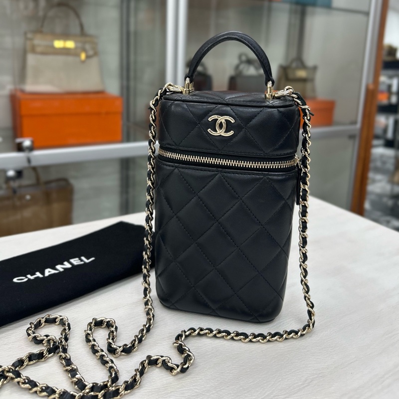 Chanel 黑金手柄款手機包 鐳射31開 內袋有鏡子 尺寸約18*10.5*5,附件塵袋-1