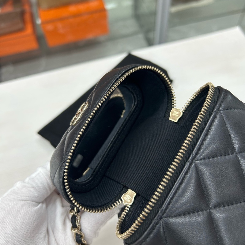 Chanel 黑金手柄款手機包 鐳射31開 內袋有鏡子 尺寸約18*10.5*5,附件塵袋-6