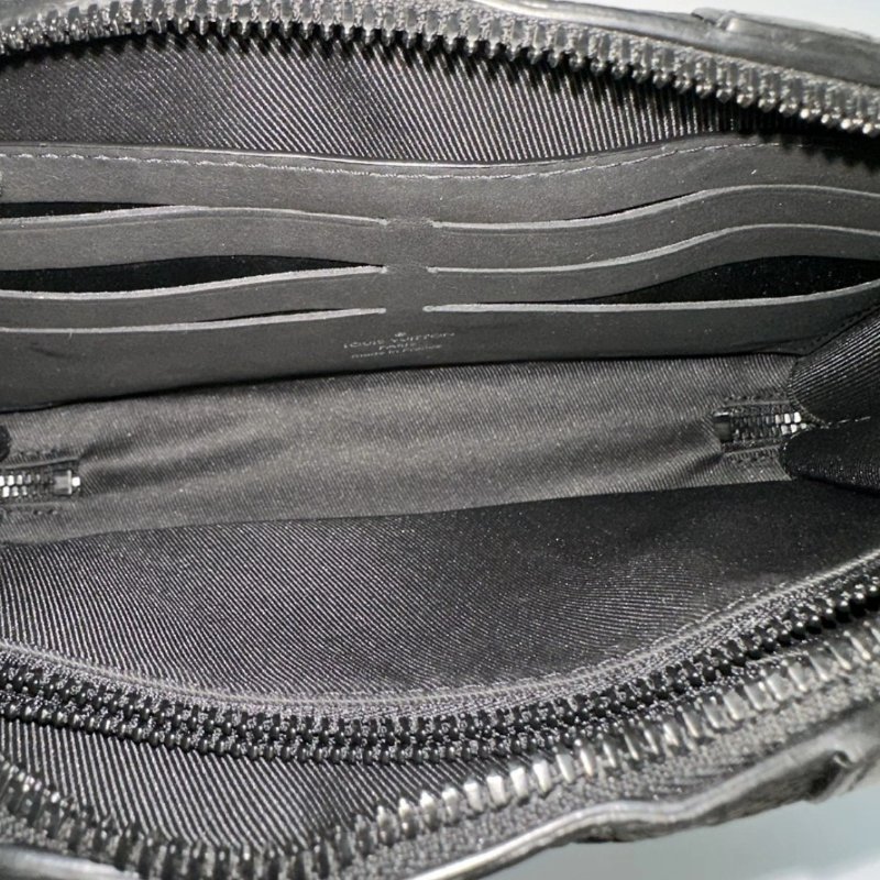 LV SoftTrunkWallet黑武士肩背斜背包 芯片款23*14*5 98新配件塵袋-1