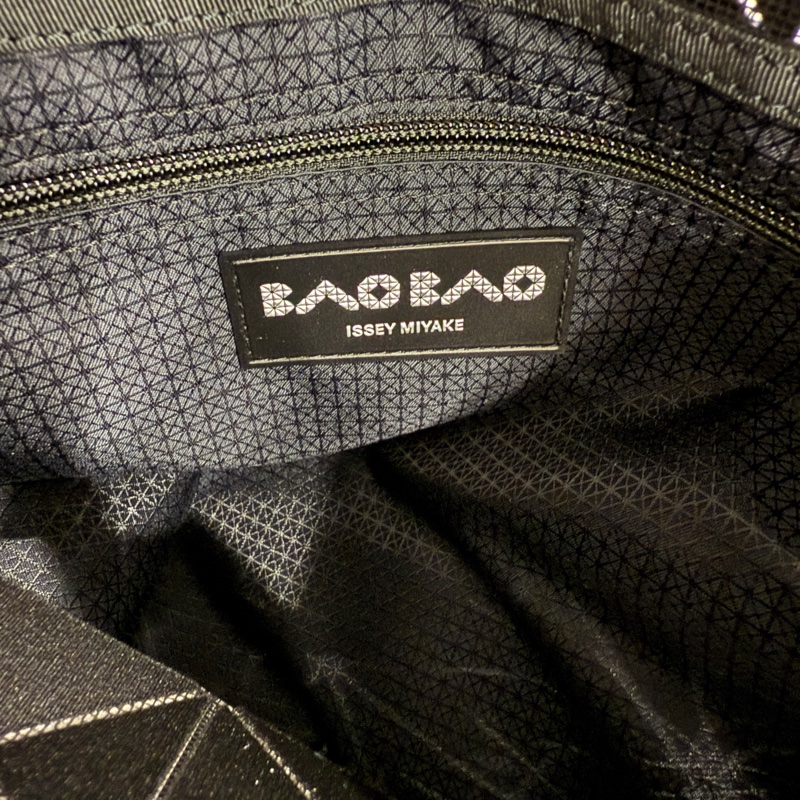 Baobao ISSEY MIYAKE 三宅一生 6X6 金屬光 雙色 肩背包 手提包-4