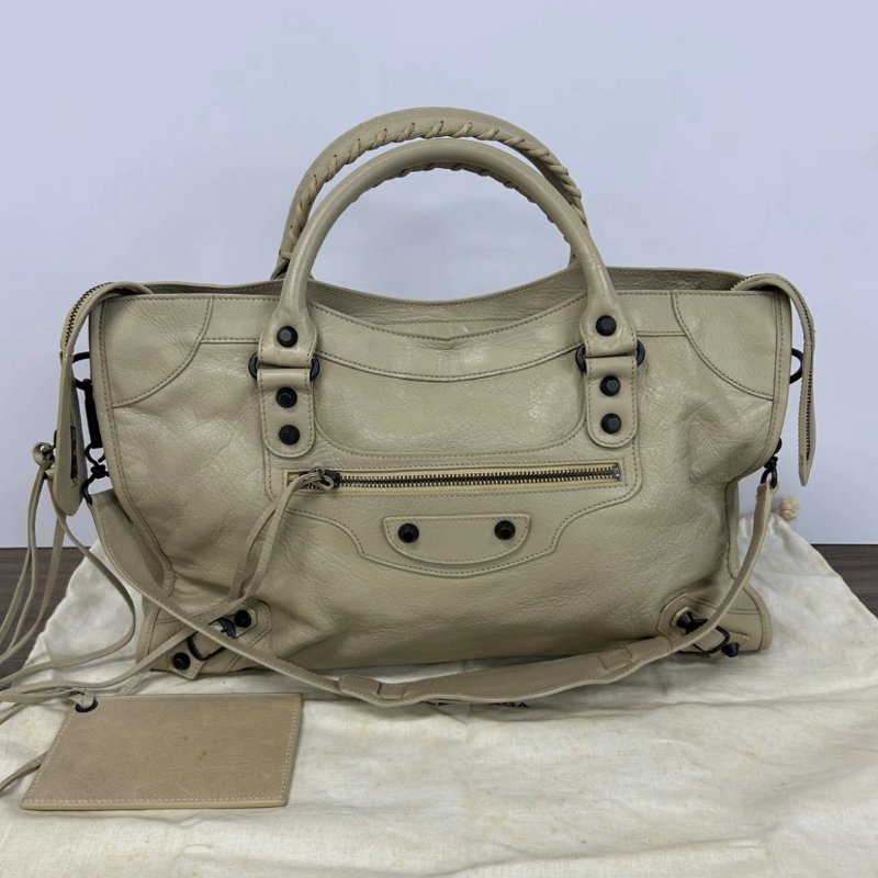 BALENCIAGA LeCity奶茶色中號機車肩背斜背包38*23*14 98新配件塵袋鏡子-0