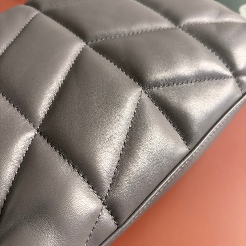 ::Saint Laurent:: YSL 聖羅蘭 LouLou Toy Puffer 灰色雲朵枕頭包 Leather Shoulder Bag-16