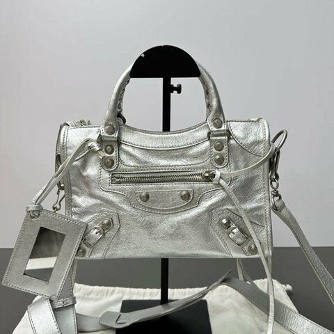 BALENCIAGA 太空銀LeCity mini機車包23*16*6 98新配件鏡子塵袋