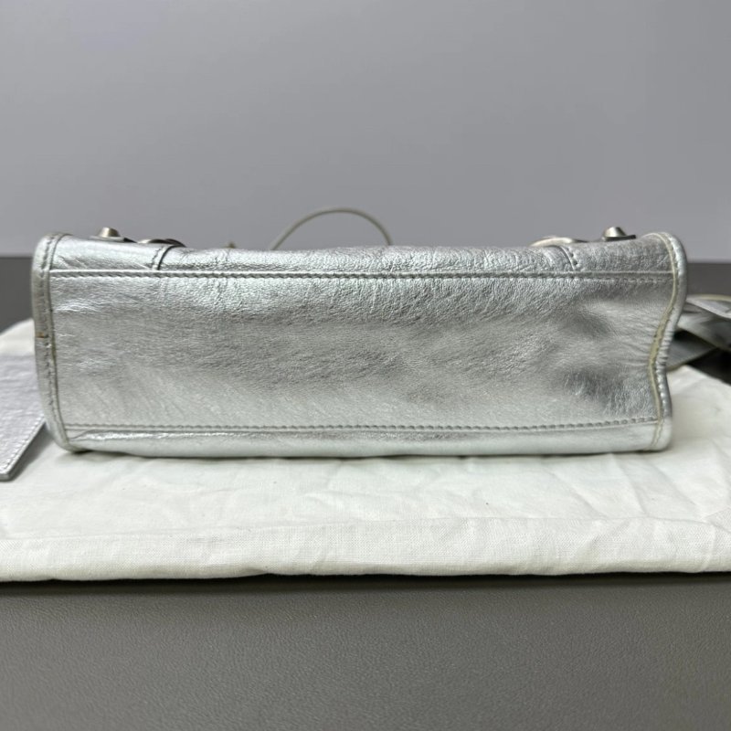 BALENCIAGA 太空銀LeCity mini機車包23*16*6 98新配件鏡子塵袋-3