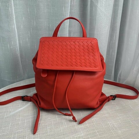 BV 紅色編織翻蓋抽繩後背包30*30*6 98新