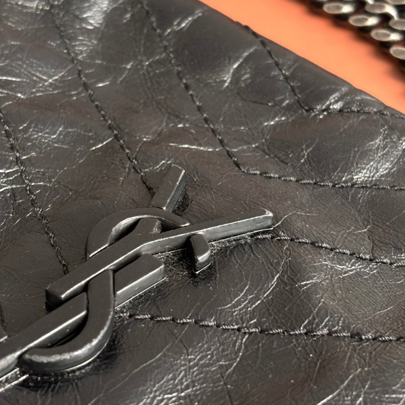 ::Saint Laurent:: YSL 聖羅蘭 皮革黑LOGO 霧銀鍊揉製小牛皮翻蓋斜背包 NIKI MM 中款-7