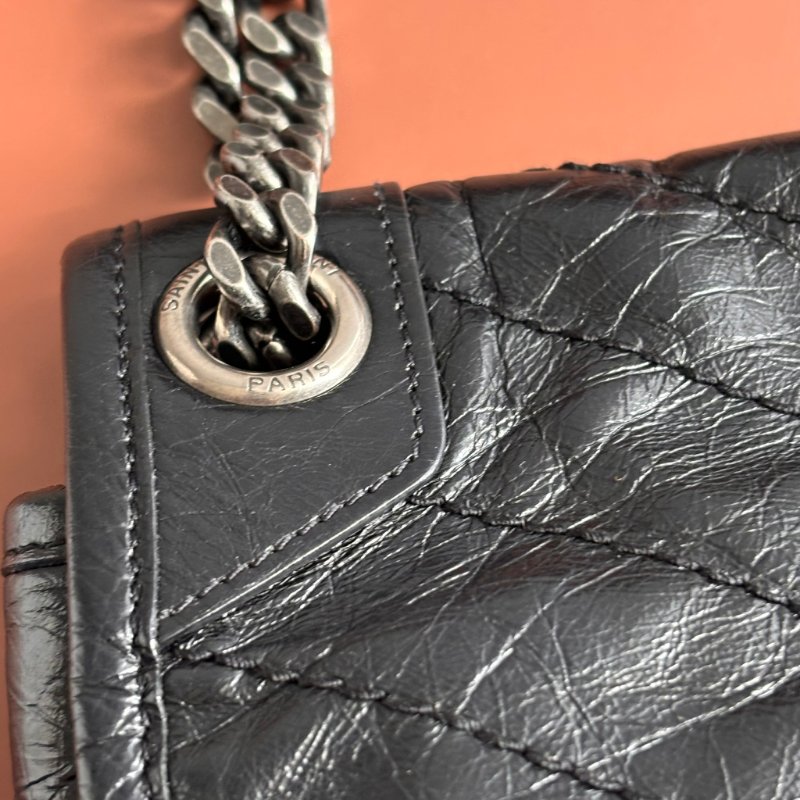 ::Saint Laurent:: YSL 聖羅蘭 皮革黑LOGO 霧銀鍊揉製小牛皮翻蓋斜背包 NIKI MM 中款-9