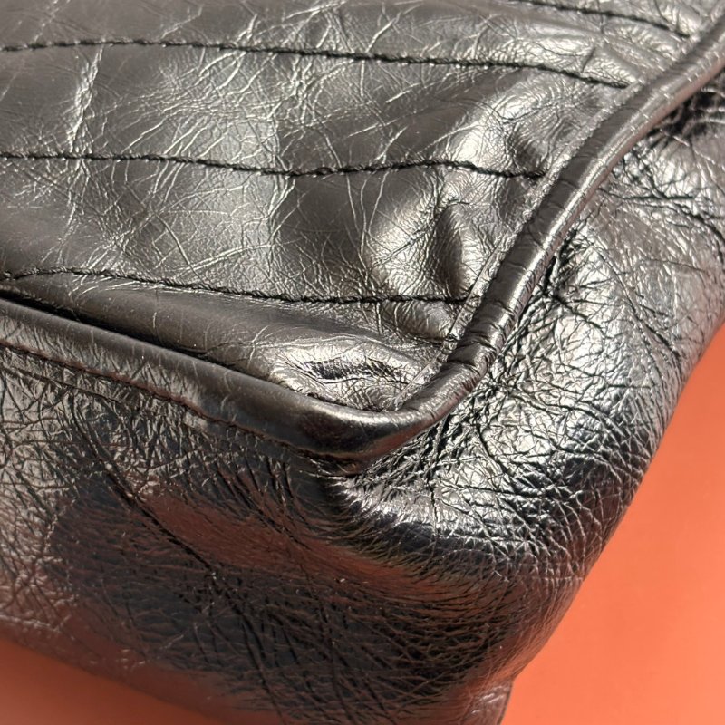 ::Saint Laurent:: YSL 聖羅蘭 皮革黑LOGO 霧銀鍊揉製小牛皮翻蓋斜背包 NIKI MM 中款-12