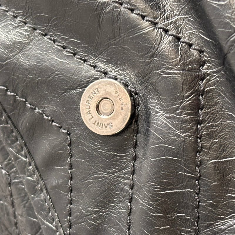 ::Saint Laurent:: YSL 聖羅蘭 皮革黑LOGO 霧銀鍊揉製小牛皮翻蓋斜背包 NIKI MM 中款-22