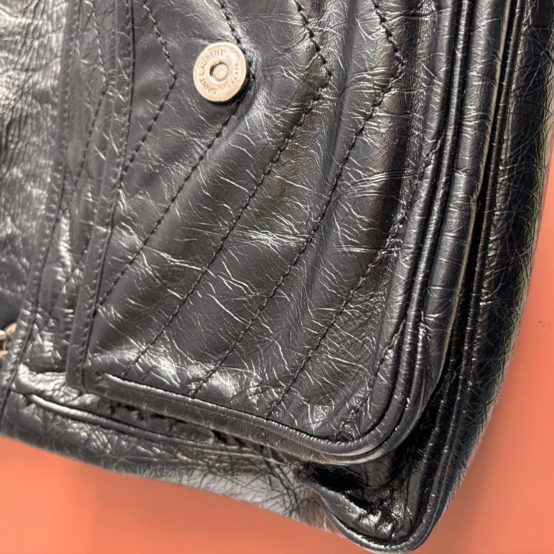 ::Saint Laurent:: YSL 聖羅蘭 皮革黑LOGO 霧銀鍊揉製小牛皮翻蓋斜背包 NIKI MM 中款-23