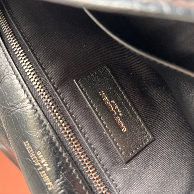 ::Saint Laurent:: YSL 聖羅蘭 皮革黑LOGO 霧銀鍊揉製小牛皮翻蓋斜背包 NIKI MM 中款-26