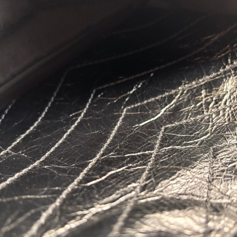 ::Saint Laurent:: YSL 聖羅蘭 皮革黑LOGO 霧銀鍊揉製小牛皮翻蓋斜背包 NIKI MM 中款-31