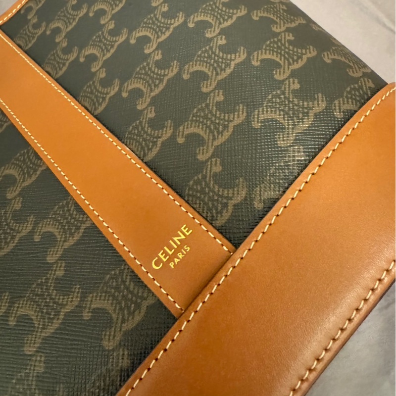 CELINE 標誌印花及牛皮革小號水桶包-7