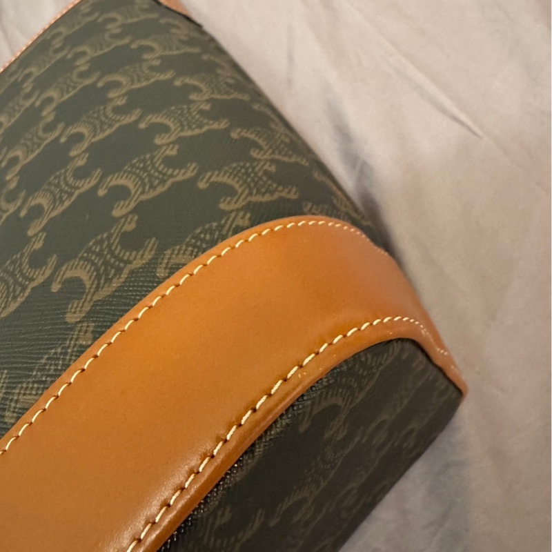 CELINE 標誌印花及牛皮革小號水桶包-12