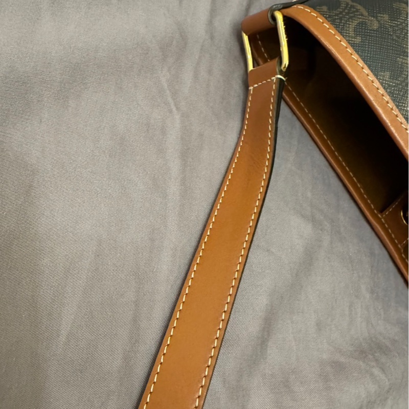 CELINE 標誌印花及牛皮革小號水桶包-16