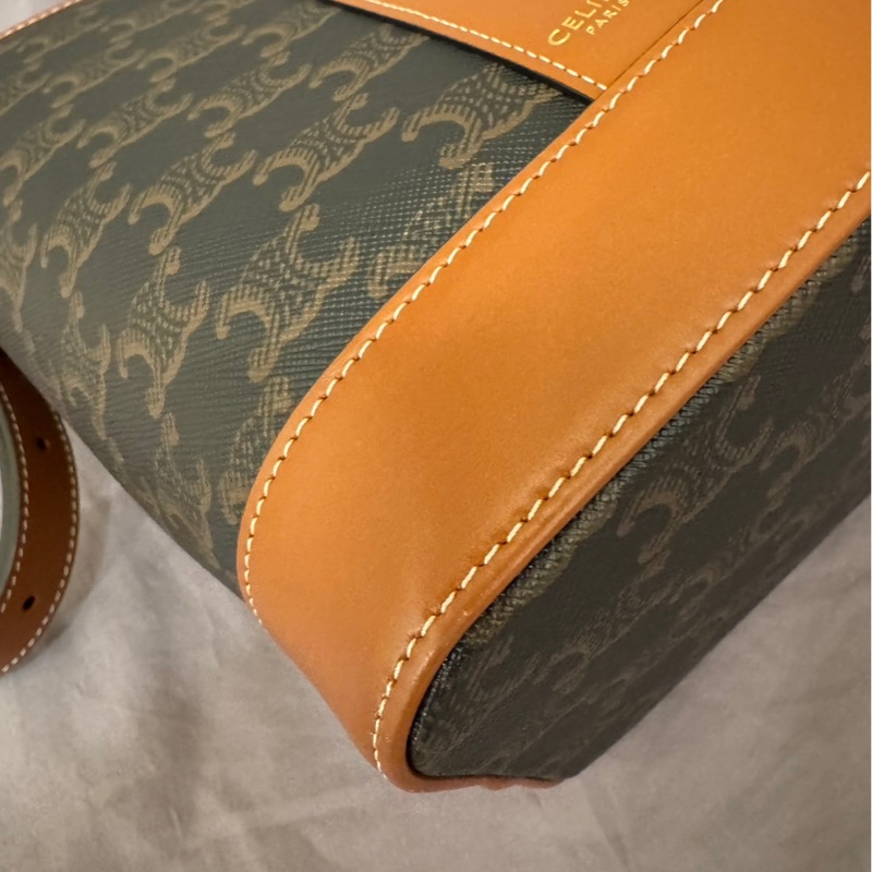 CELINE 標誌印花及牛皮革小號水桶包-21