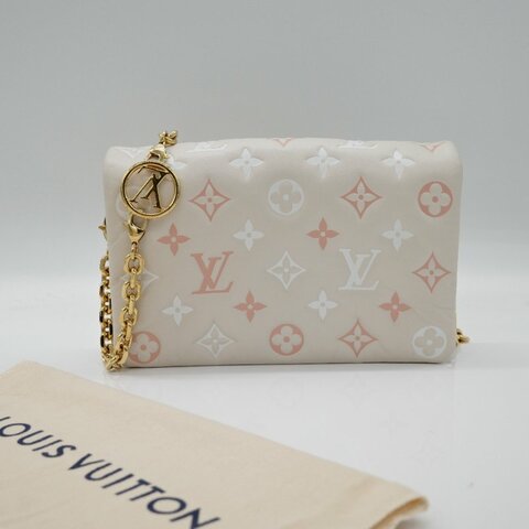 Louis Vuitton 路易威登 Pochette Coussin Logo立體羊皮壓印 泡芙包 鏈帶包 手拿包 斜挎包 ｜M82289